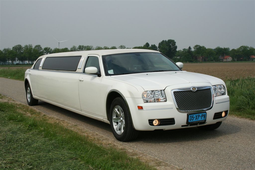 Chrysler 300c limousine sales #4